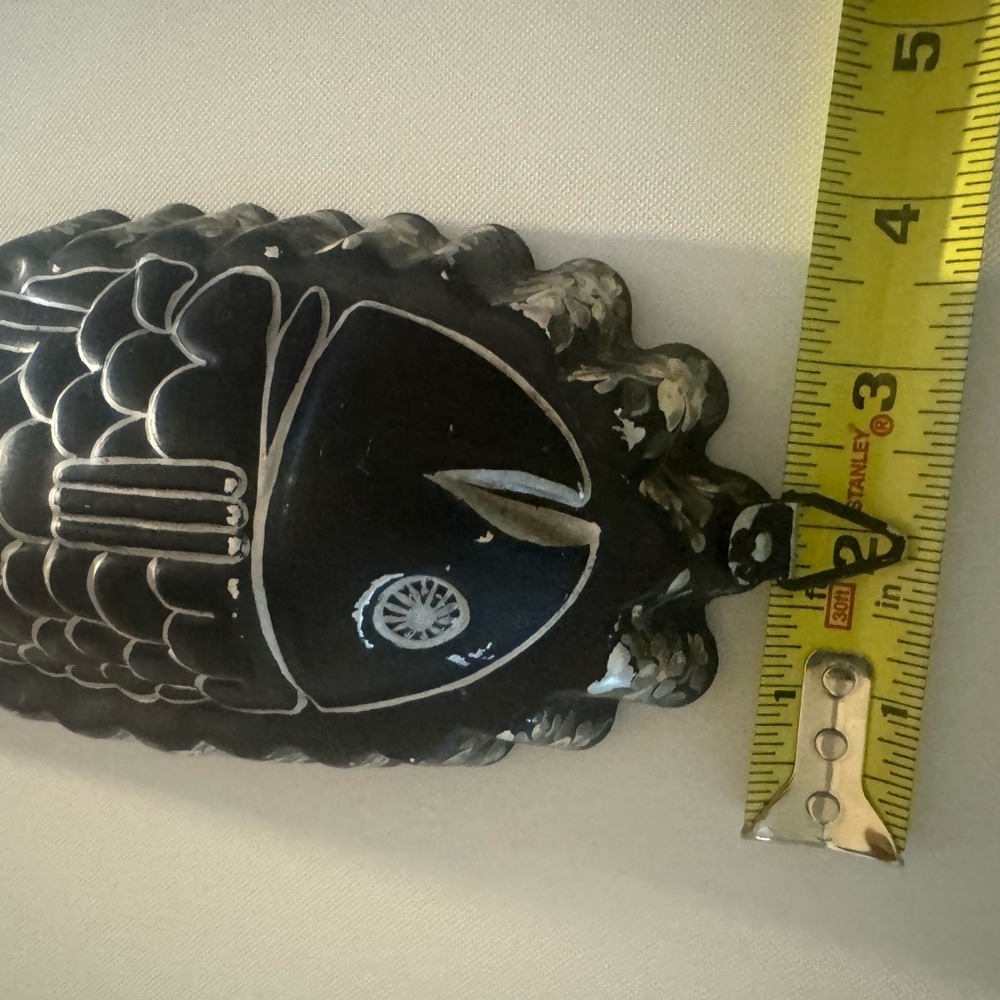 2 Piece Set of Black Tin Decorations, Hanging Painted with White Flowers. - Picture 15 of 16